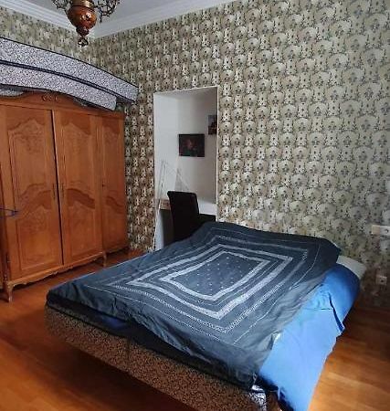 Cozy Apartment On The Town Hall Square Tallinn Bagian luar foto